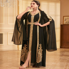 جلابية نسائية مطرزة