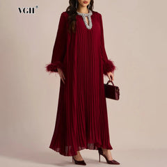 جلابية نسائية فضفاضة مزينة بالريش والكريستال