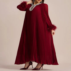 جلابية نسائية فضفاضة مزينة بالريش والكريستال