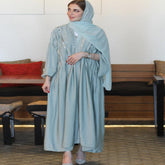 عباية نسائية ملونة