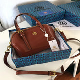 شنطة نسائية من ماركة توري بورش