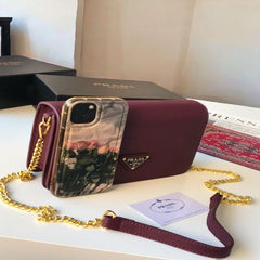 شنطة نسائية من ماركة برادا PRADA