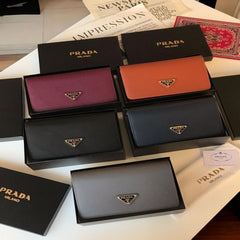 شنطة نسائية من ماركة برادا PRADA