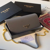 شنطة نسائية من ماركة برادا PRADA