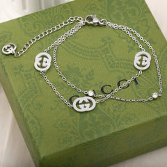 اسوارة انيقة من قوتشي