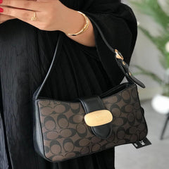 شنطة نسائية من ماركة كوتش COACH