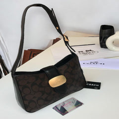 شنطة نسائية من ماركة كوتش COACH