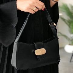 شنطة نسائية من ماركة كوتش COACH