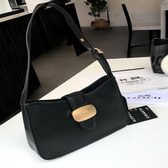 شنطة نسائية من ماركة كوتش COACH