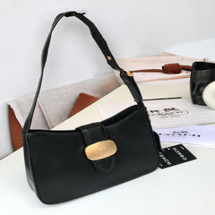 شنطة نسائية من ماركة كوتش COACH