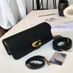 شنطة نسائية من ماركة كوتش COACH