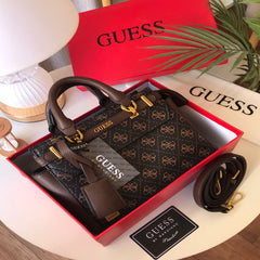 شنطة نسائية فاخره من ماركه جيس GUESS