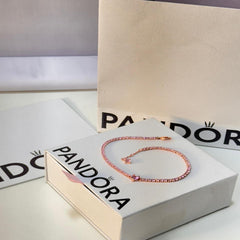أسوارة نسائية من ماركة باندورا Pandora