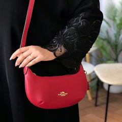 شنطة نسائية من ماركة كوتش COACH