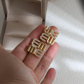 2025 كوريا تصميم جديد مجوهرات الأزياء 18K مطلية بالذهب الزركون رسالة M أقراط أنيقة المرأة اكسسوارات الحفلات