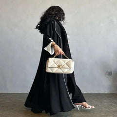 عباية كريب بياقة مطوية