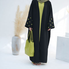 عباية نسائية مطرزه