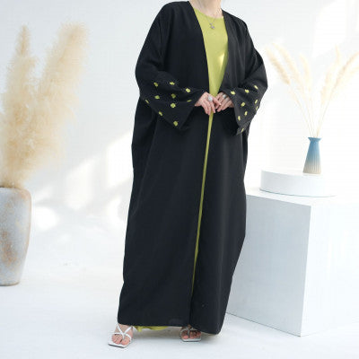 عباية نسائية مطرزه