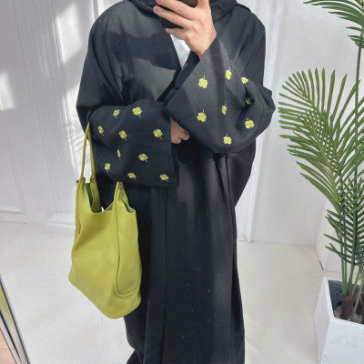 عباية نسائية مطرزه