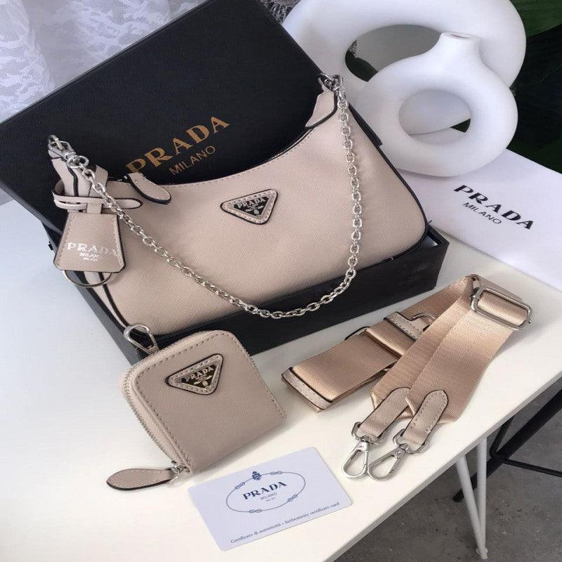 شنطة نسائية انيقة من ماركة برادا PRADA