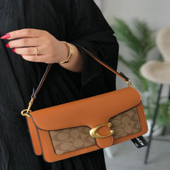 شنطة نسائية من ماركة كوتش COACH
