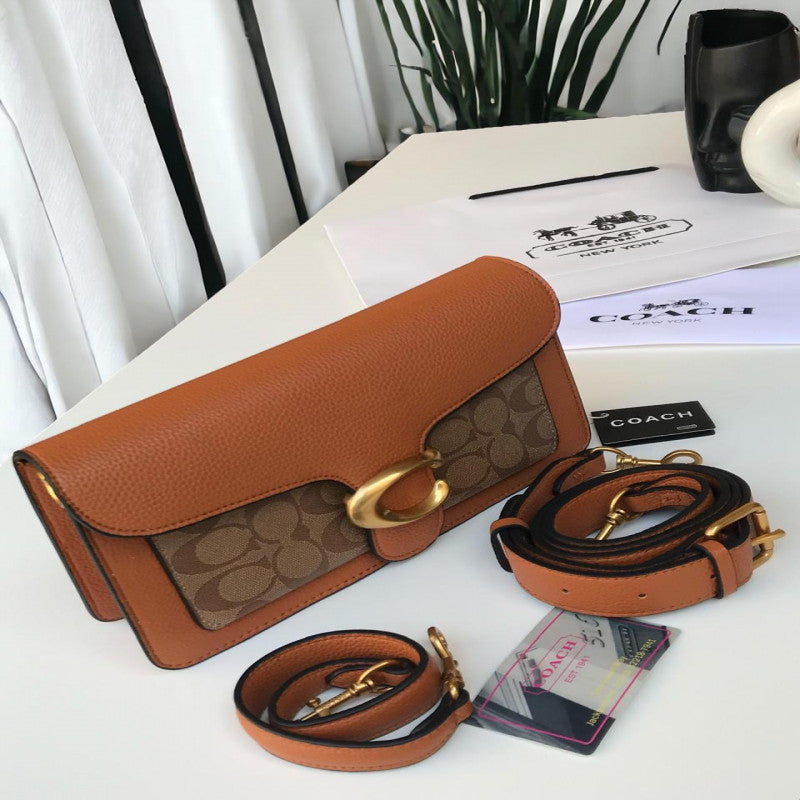 شنطة نسائية من ماركة كوتش COACH