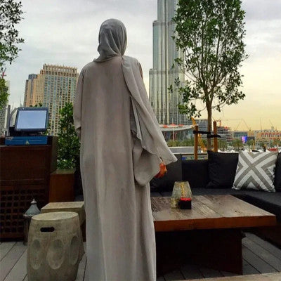 عباية نسائية بتصميم انيق