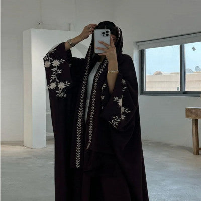 عباية نسائية مطرزه مع وشاح