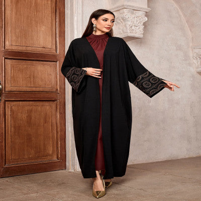 عباية نسائية مطرزه