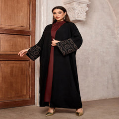 عباية نسائية مطرزه