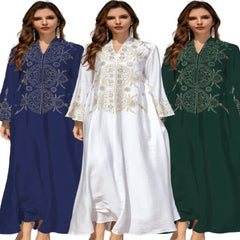 جلابية نسائية مطرزة