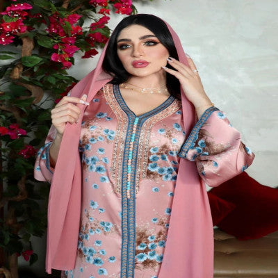 جلابية نسائية مع وشاح مشجرة بالورد