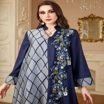 جلابية نسائيه  مزينة بطبعات عصرية لون كحلي