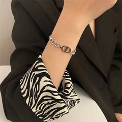 قلادة من التيتانيوم الصلب بحروف مضغوطة متغيرة الألوان للنساء ، سلسلة سميكة عصرية ، متخصصة ، سلسلة ترقوة بسيطة ، هيب هوب ، فريدة من نوعها